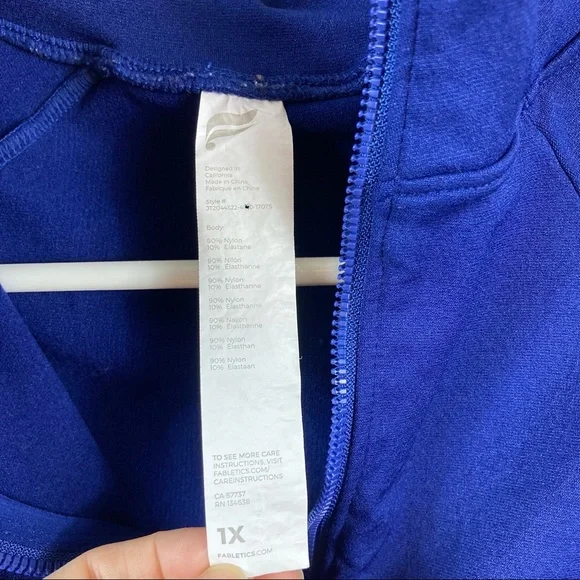 Fabletics Cropped Jacket - Picture 4 of 11